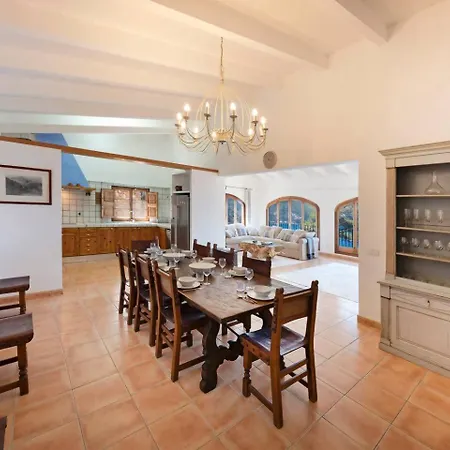 Villa En Primera Línea De Mar Con Amplia Terraza Bañalbufar (Banyalbufar)
